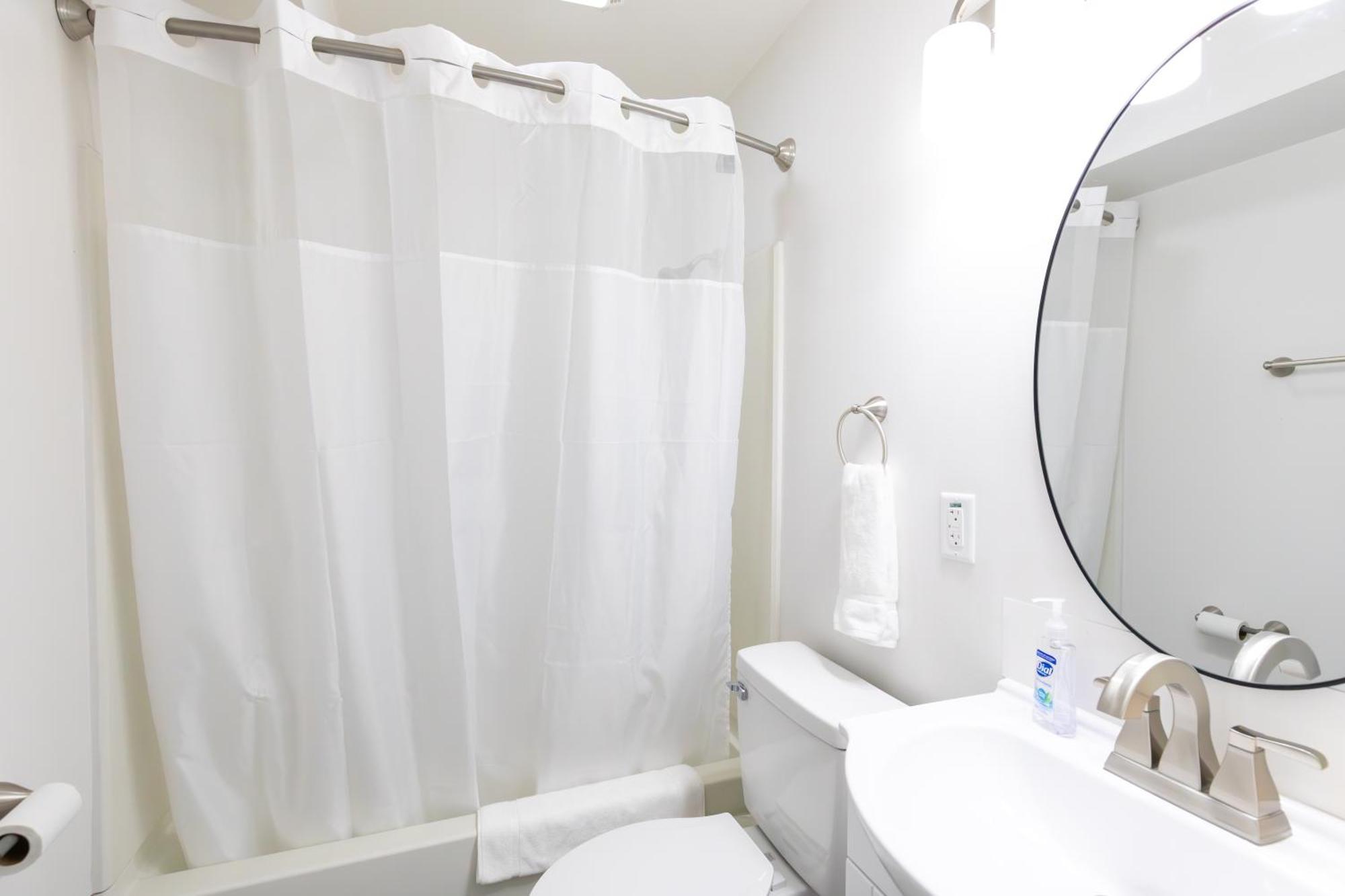 Anchor Bay Inn And Suites Sandusky Zimmer foto